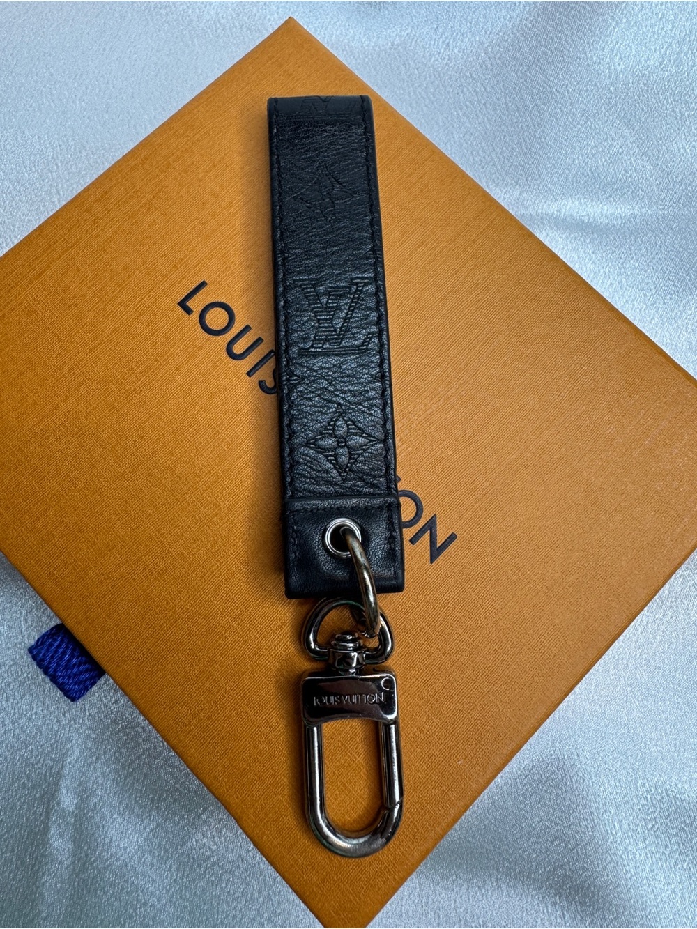 Louis Vuitton LV Dragonne Key Holder & Bag Charm Unisex